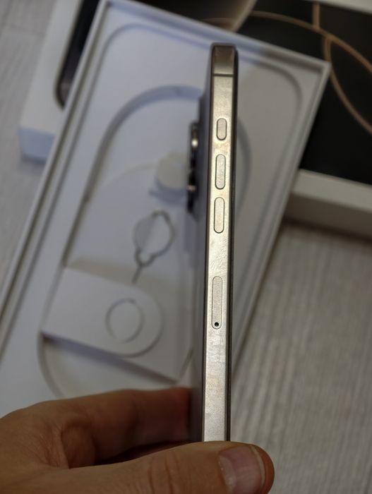 iPhone 16 Pro Max 256 gb ёмкость 93
