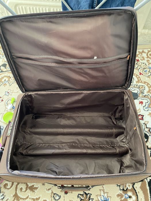 Продам чемодан б/у