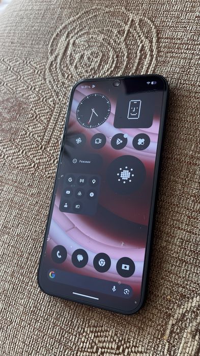 Продавам NOTHINGPHONE  2a 12gb с  256gb вътрешна памент