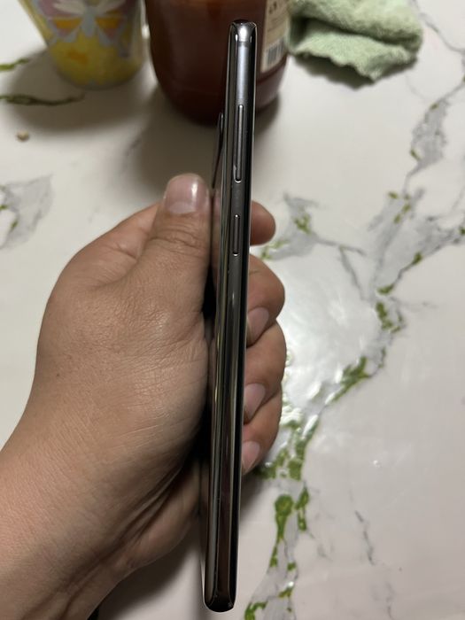 Продам самсунг S10+ вьетнам