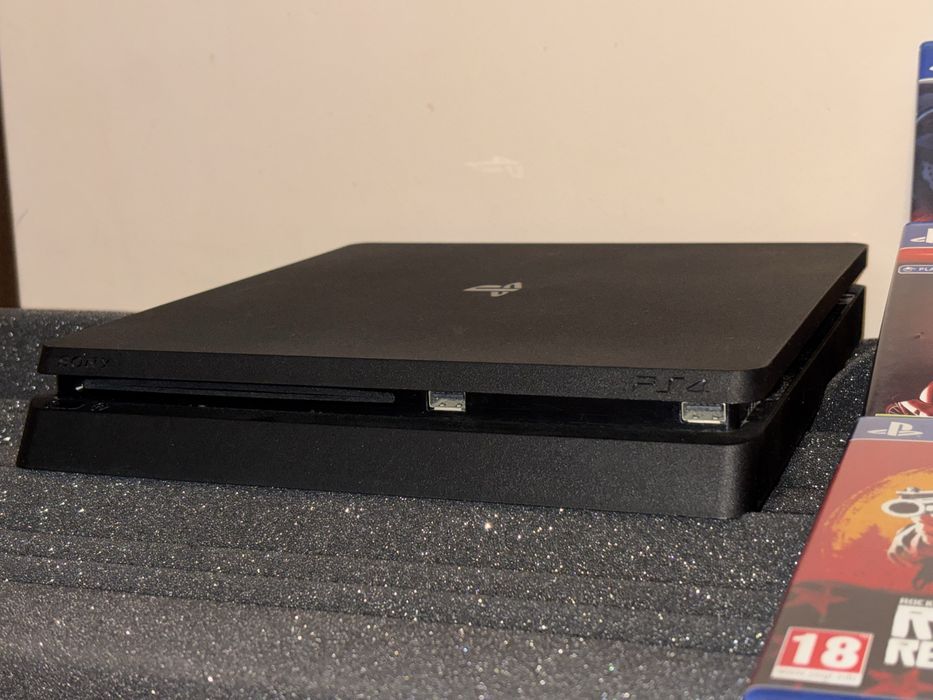 Consolă PlayStation 4 Slim 500gb + 6 jocuri