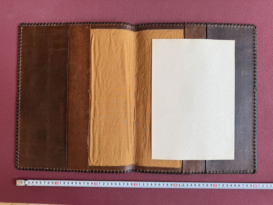 Стари ретро винтидж луксозни кожени папки А3 и А4 за грамоти и отличия