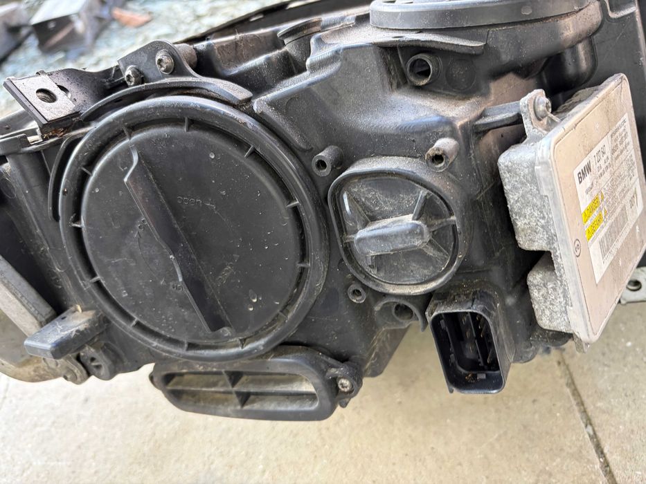 Far / Faruri BMW Seria 5 F10 F11 Complete Xenon Anglia Adaptive Originale Oem