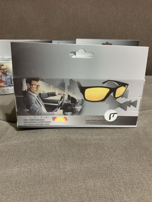 Очки солнцезащитные