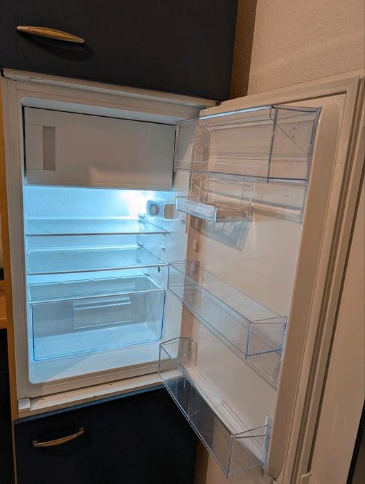 Хладилник за вграждане с фризер Svalkas IKEA
50 €
