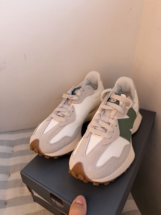 New Balance 327 sneakers unisex albi cu logo N verde piele 100% noi originali