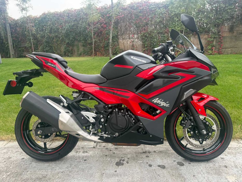 Kawasaki Ninja 500 ABS 2025