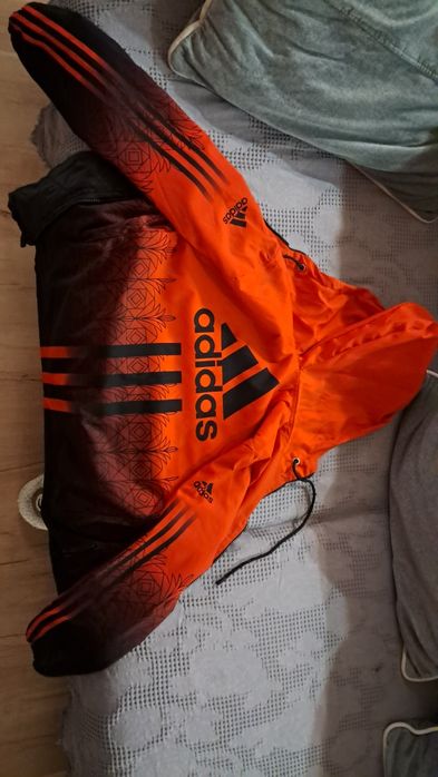 Куртка хорошая адидас