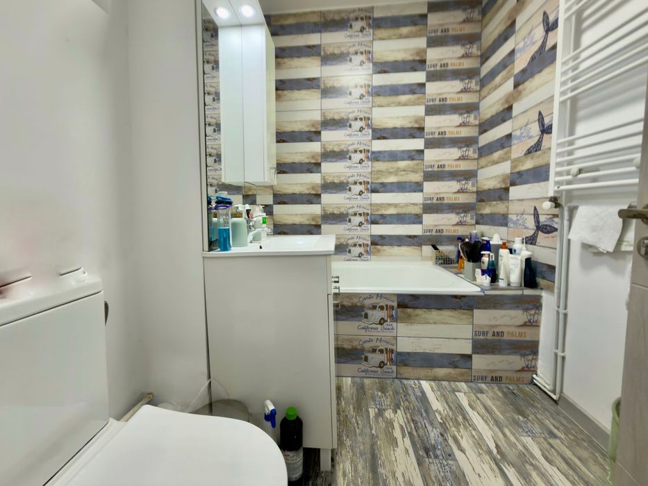 Apartament 2 Camere decomandat, renovat, zona Ciuperca (Str Bibescu)