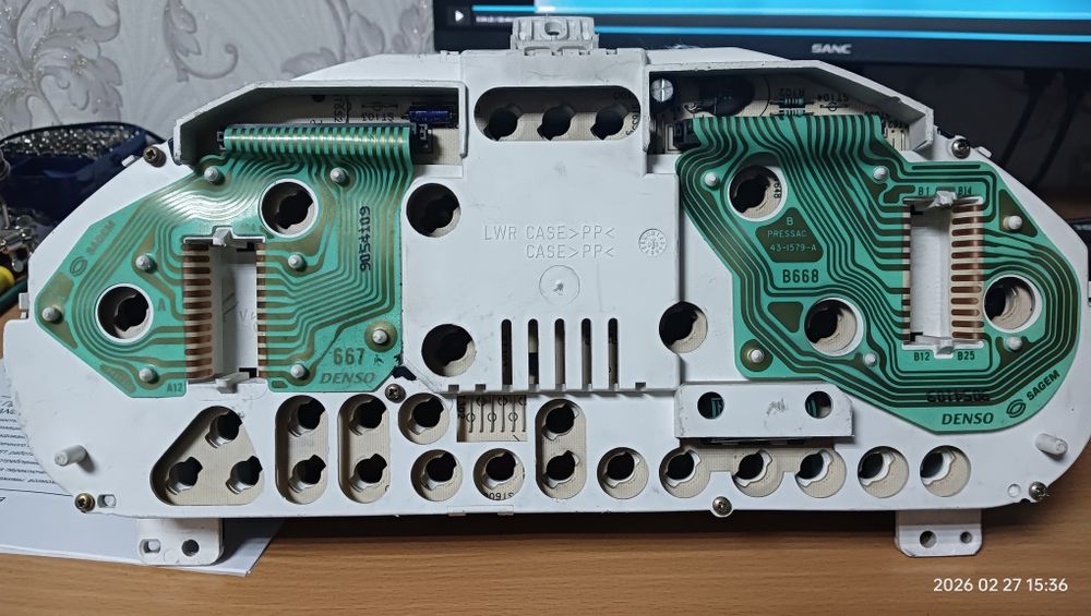 Приборная панель mitsubishi space star/carisma