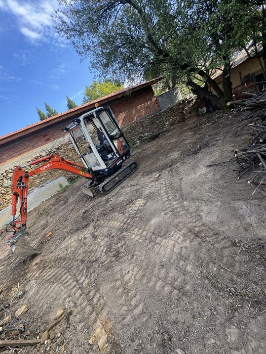 Услуги с Мини Багер,Самосвал,Бобкат,Пътна помощ.