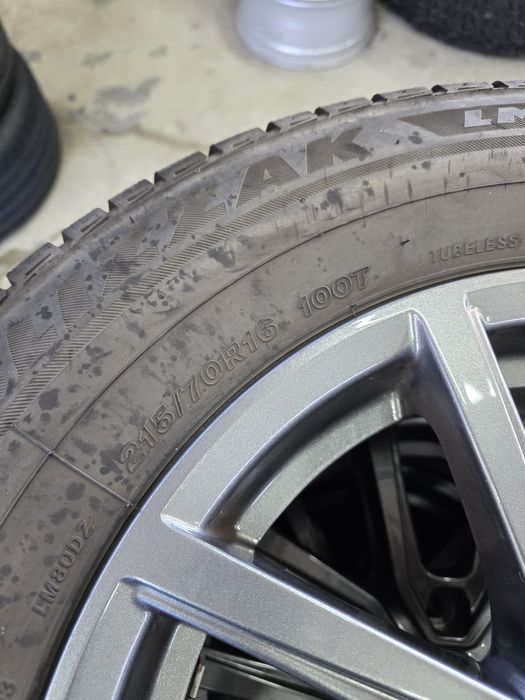 4 Броя Гуми 215/70/16 Bridgestone