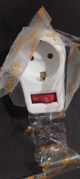 Разетка с  выключатель