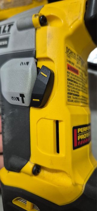 Перфоратор Dewalt
