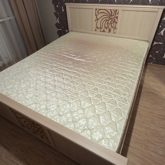 Продам матрас 160*200 б/у