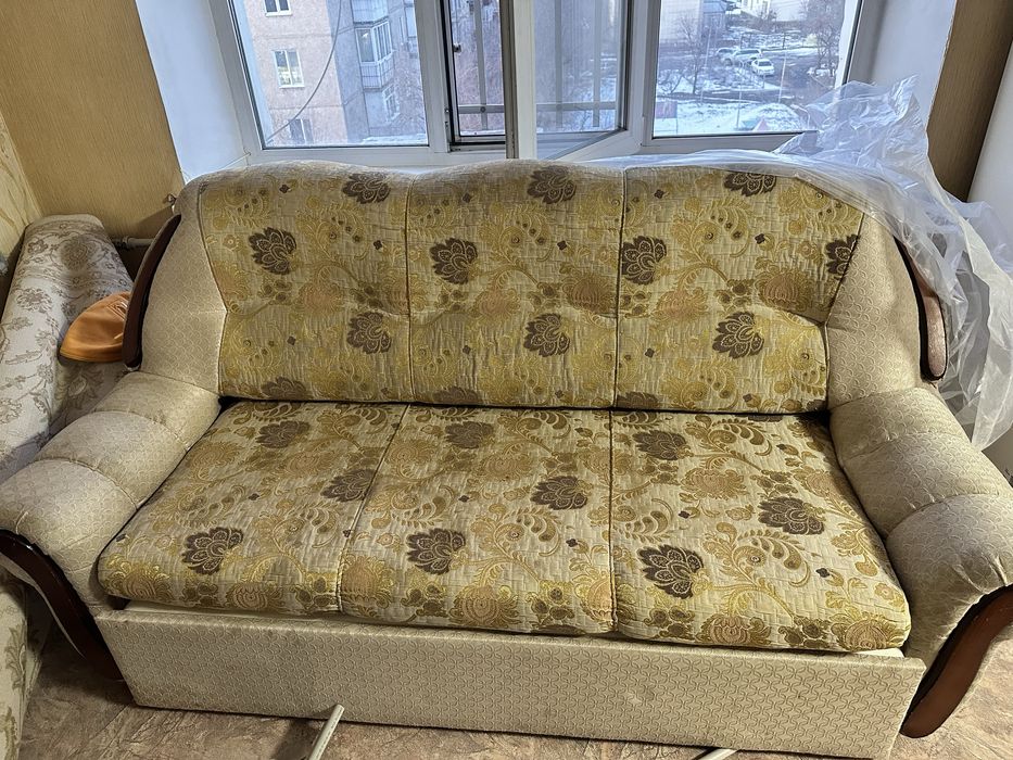 Продам диван выдвижной тройка