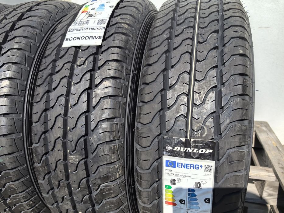 205/70/15 С Дънлоп ДОТ 2021 г - Чисто Нови - БУСОВИ