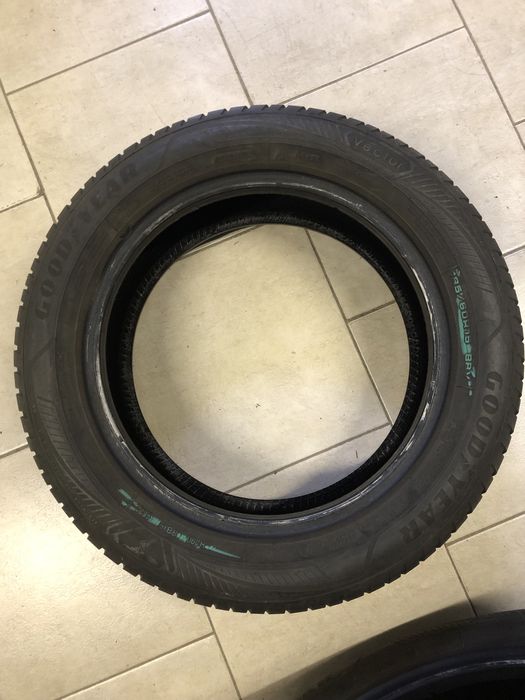 Всесезонни гуми 185/60/15 Good Year 2бр