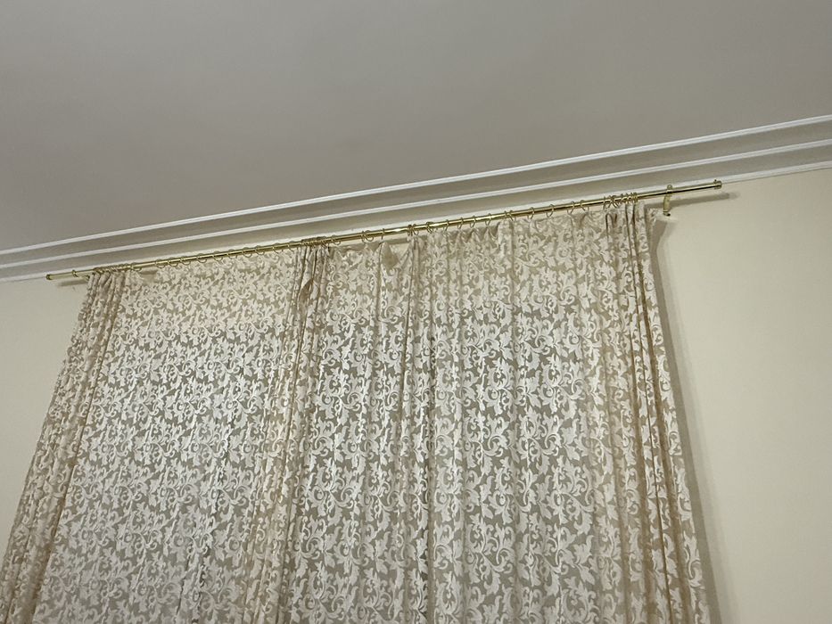 Карниз цвет золото