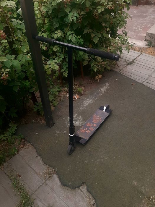 Трюковой самокат invert Supreme Curbside Street