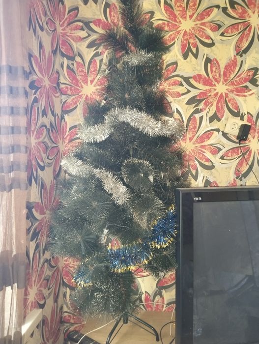 Продам искусственную ёлку