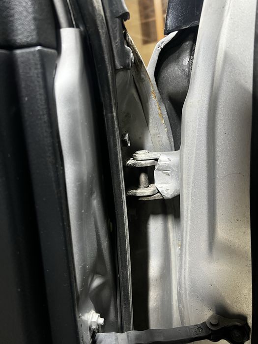 Водительская дверь Toyota Corolla E150 с деффектом