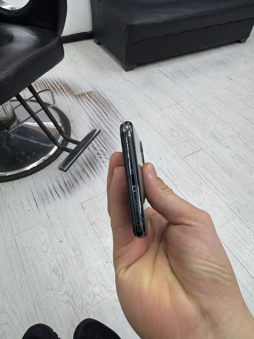 Iphone 11 pro max yomkest 100 alishgan aybi yoq qogan joyi radnoy