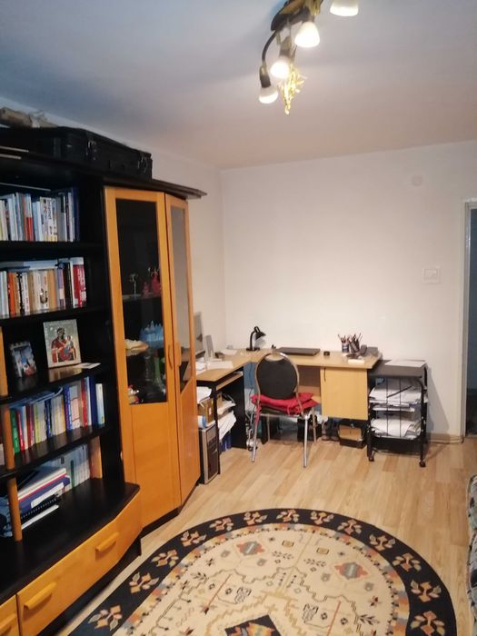 Închiriez apartament 2 camere Micro 14