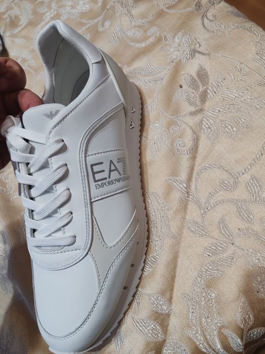 De vânzare adidași armani