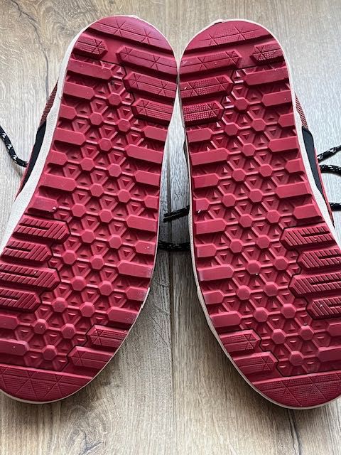 Продавам обувки VANS SK8-HI MTE-2 - 40.5 номер