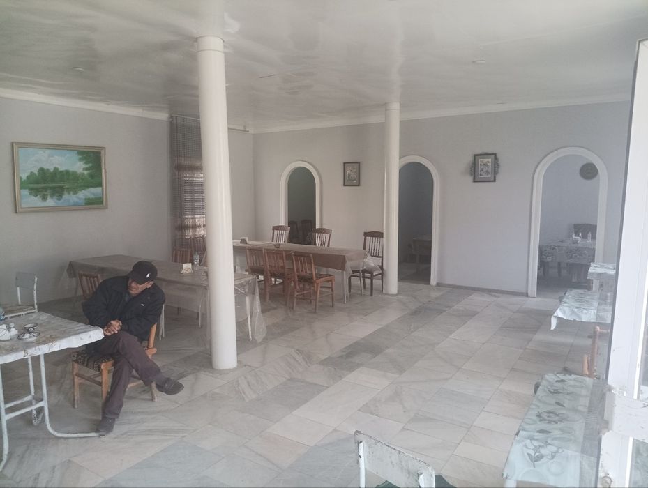 Ошхона ,магазин, нонвойхон Нурота тумани Дехкон бозори ичида жойлашга