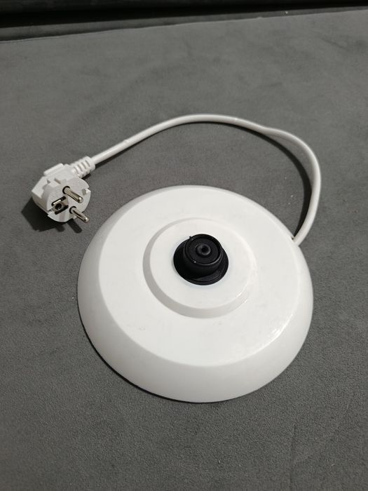 Электрочайник Polaris