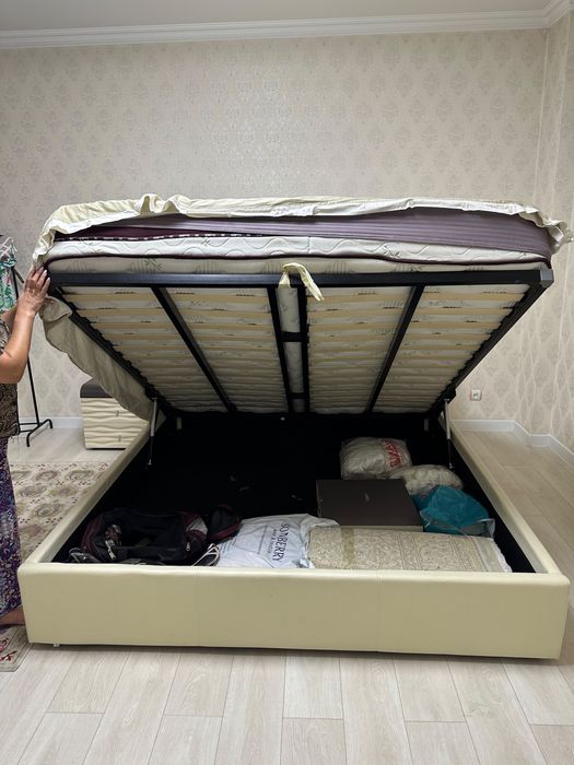 Продам кровать двуспальная