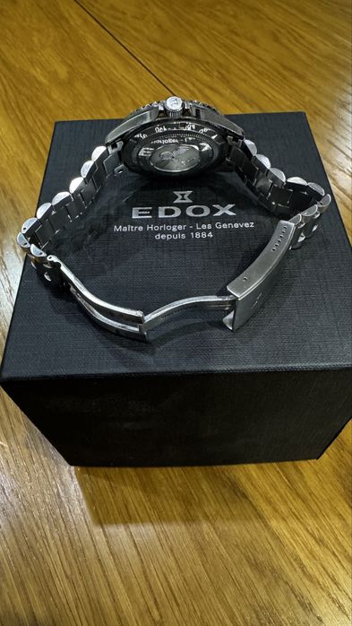 Часовник EDOX SkyDiver 70s