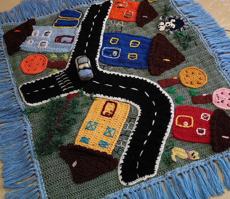 Плетено детско килимче