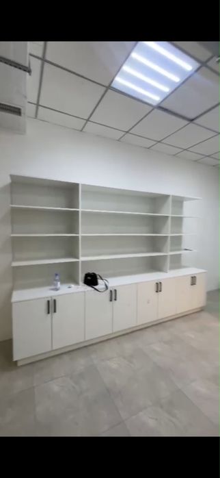 Продаю мебель для магазина