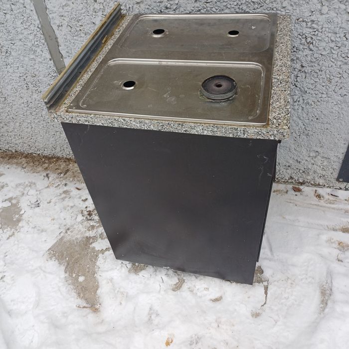 Продам газ плиту.