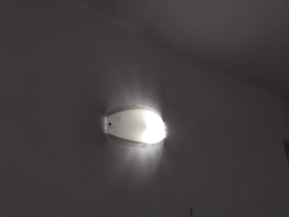 Aplice de perete clasice cu un bec, diverse modele