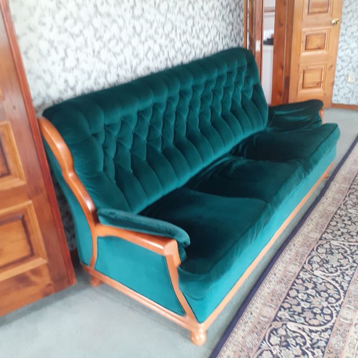 продаются диван и кресла