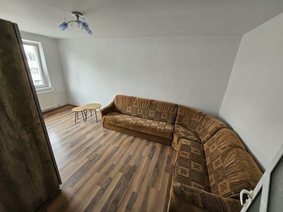 Închiriez apartament