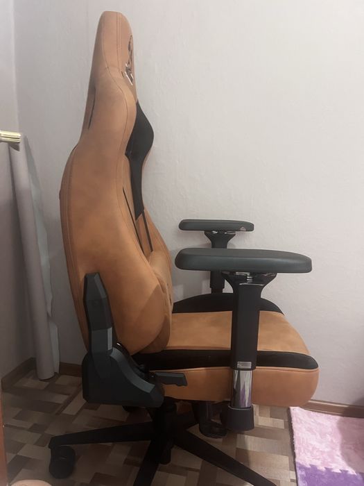 Продам компьютерный стул Evolution