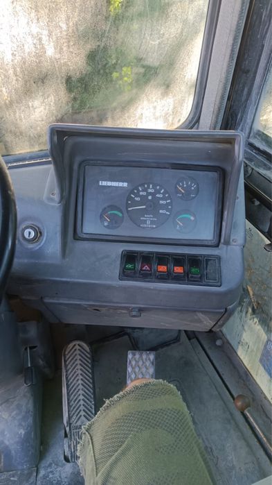 Vola liebherr 551 incarcator frontal