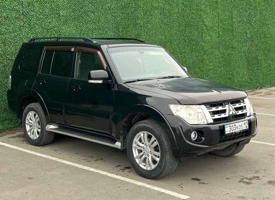 Без водителя Mitsubishi Pajero 2012 г.в.