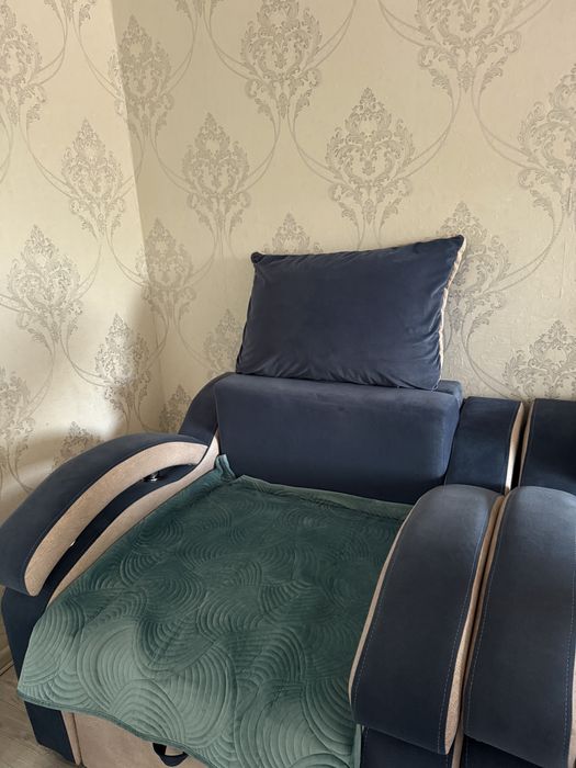 Продам комплект диванов 3+2+1 торг есть