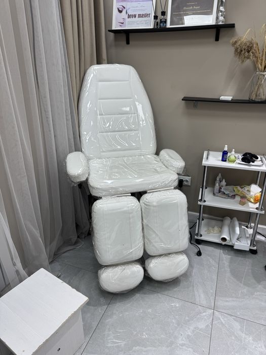 Шкаф тумба, кушетка, вешалка