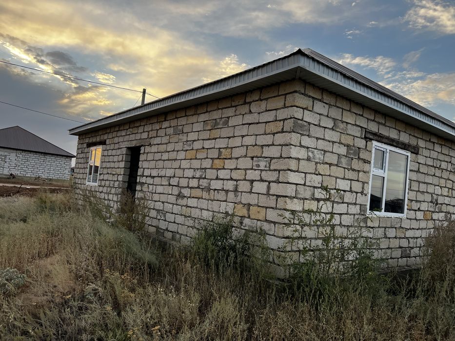 Продам частный дом в черновом варианте.