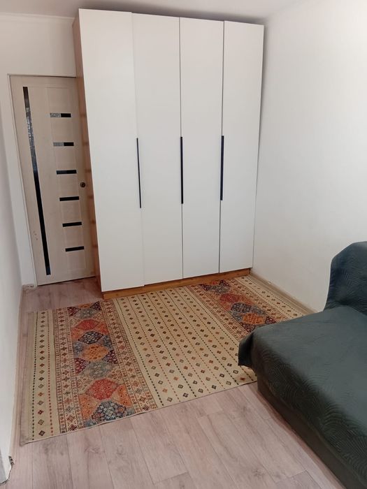 Продам 2х ком.2этаж,центр