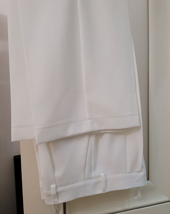 Продам костюм новый