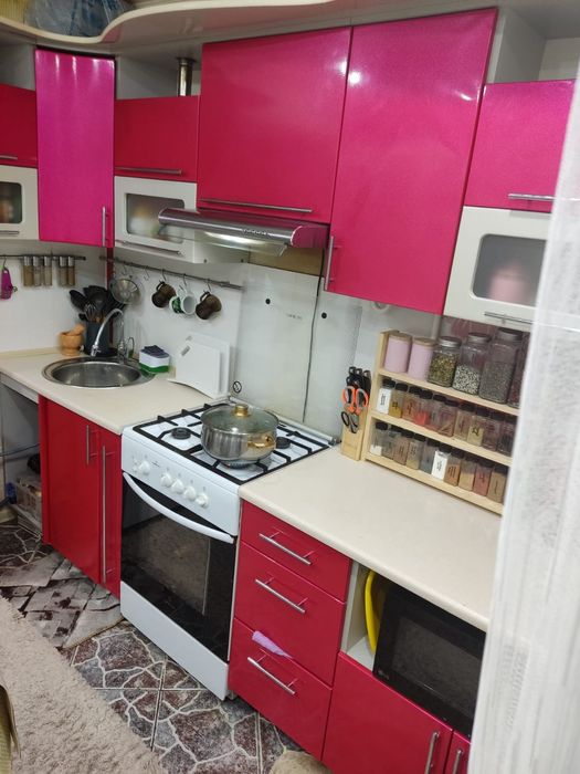 Угловой кухонный гарнитур