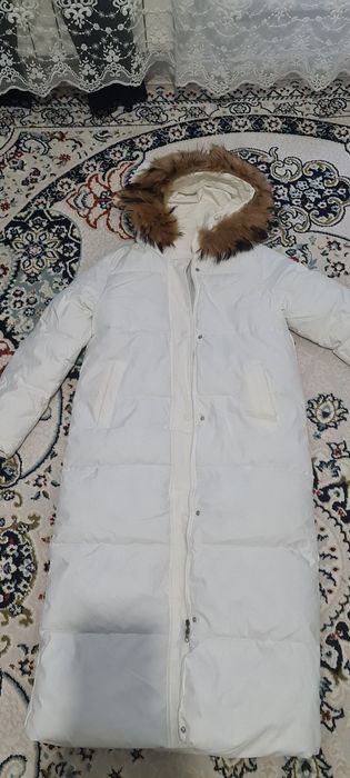 Продам белый пуховик